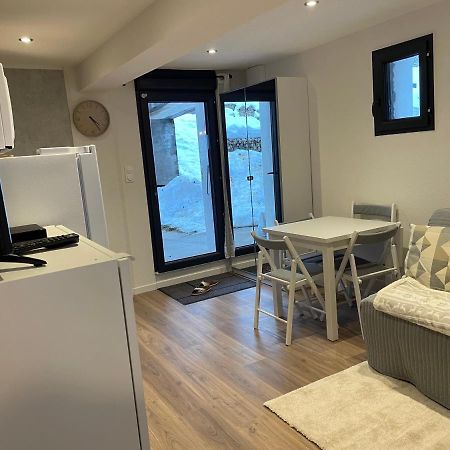 Laurette Apartment เลรูส ภายนอก รูปภาพ